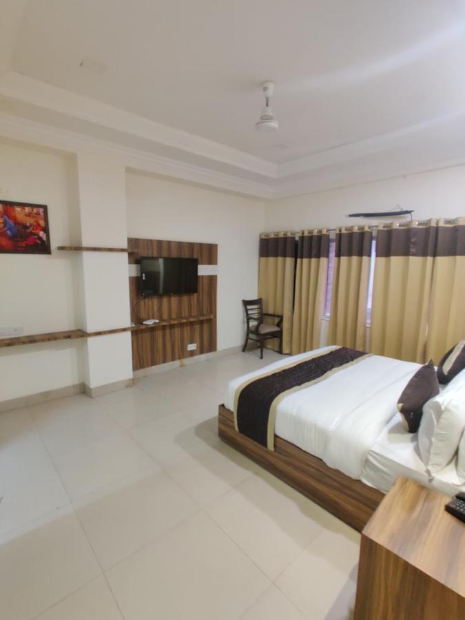 Raj Darbar - 10 Meter From Golden Temple Hotel Amritsar Exterior photo