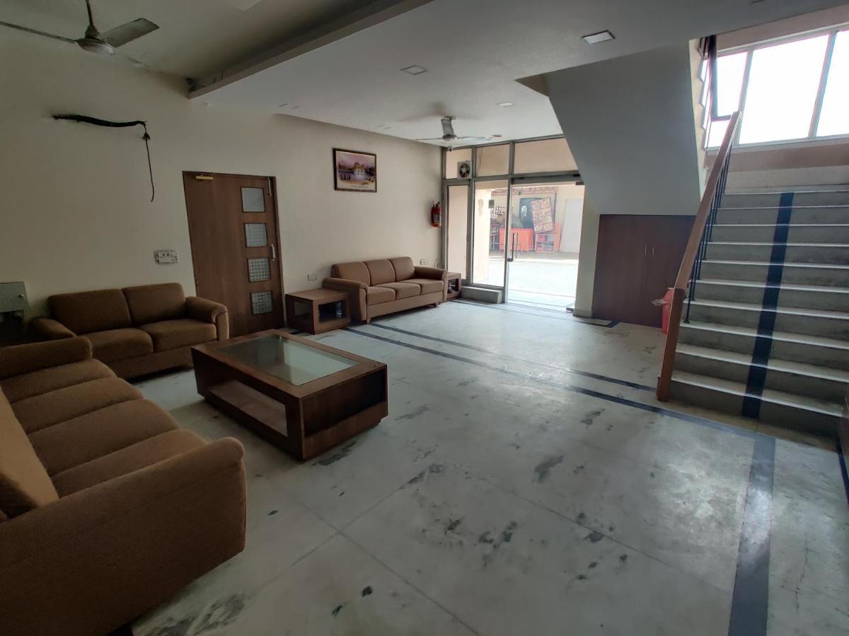 Raj Darbar - 10 Meter From Golden Temple Hotel Amritsar Exterior photo