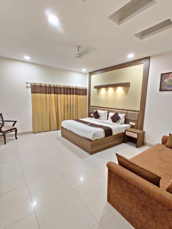 Raj Darbar - 10 Meter From Golden Temple Hotel Amritsar Exterior photo