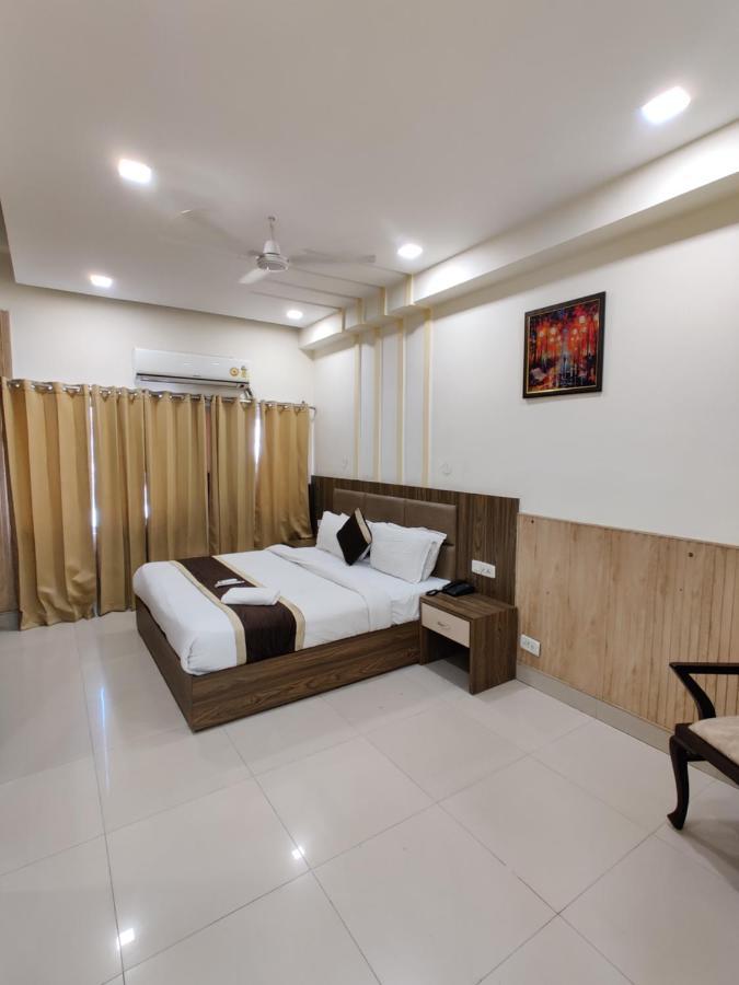 Raj Darbar - 10 Meter From Golden Temple Hotel Amritsar Exterior photo