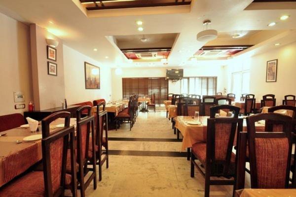 Raj Darbar - 10 Meter From Golden Temple Hotel Amritsar Exterior photo